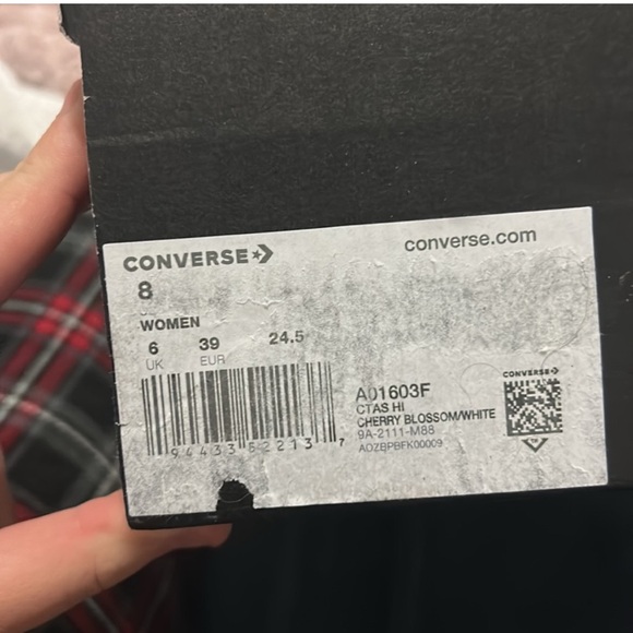 Women's valentine's day converse BRAND NEW - Picture 2 of 4